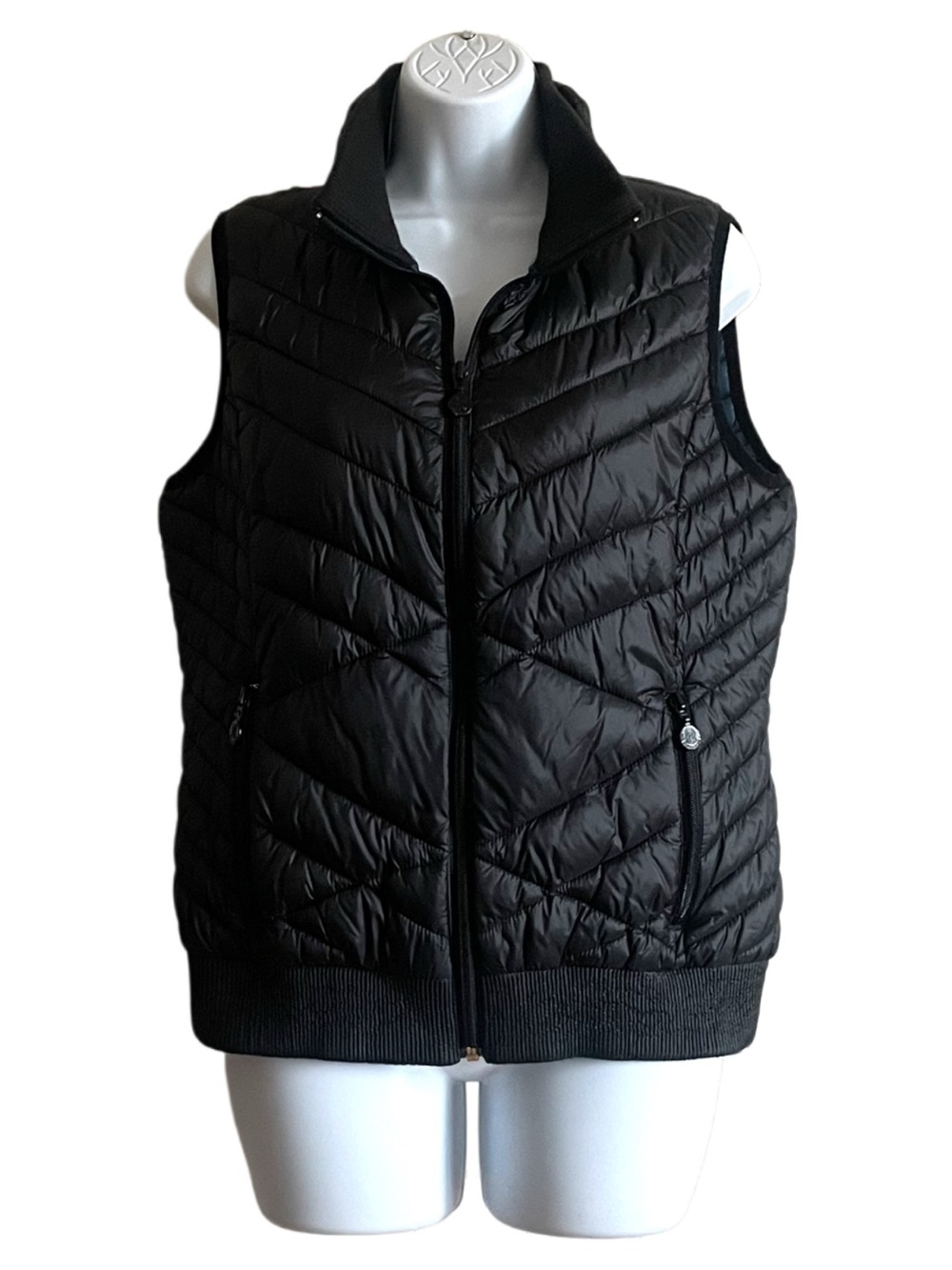Bernardo Black Quilted Sleeveless Puffer Vest - Picture 1 of 6